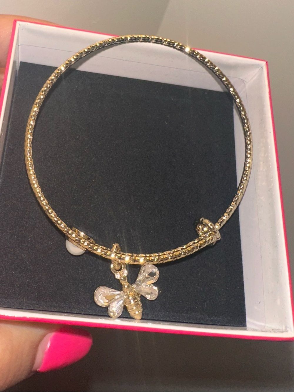 Mary Kay Gold Tone Charm Bangle Bracelet with Bee Dangle Charm-Courage